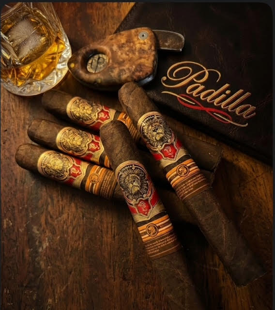 Padilla – Midnight in Paris Double Maduro Box Press 5-Pack